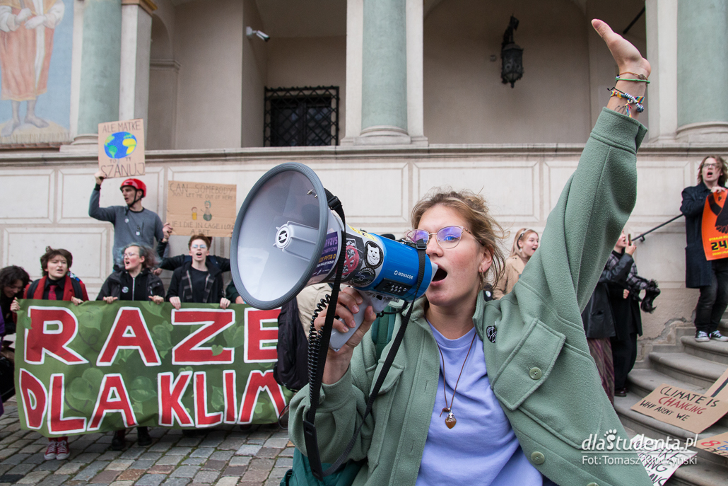 Młodzieżowy Strajk Klimatyczny w Poznaniu  - zdjęcie nr 2
