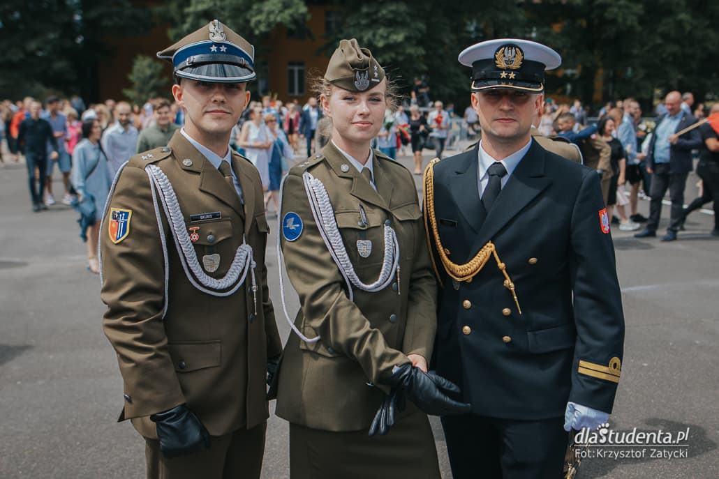 Uroczysta promocja oficerska w Akademi Wojsk Lądowych  - zdjęcie nr 1