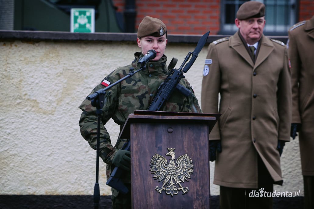 Uroczysta przysięga żołnierzy 16 Dolnośląskiej Brygady Obrony Terytorialnej we Wrocławiu - zdjęcie nr 9