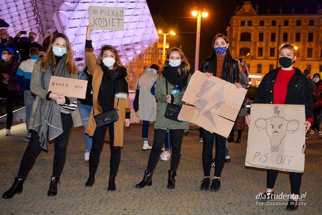 Strajk Kobiet: To jest Wojna - manifestacja w Poznaniu - zdjęcie nr 5