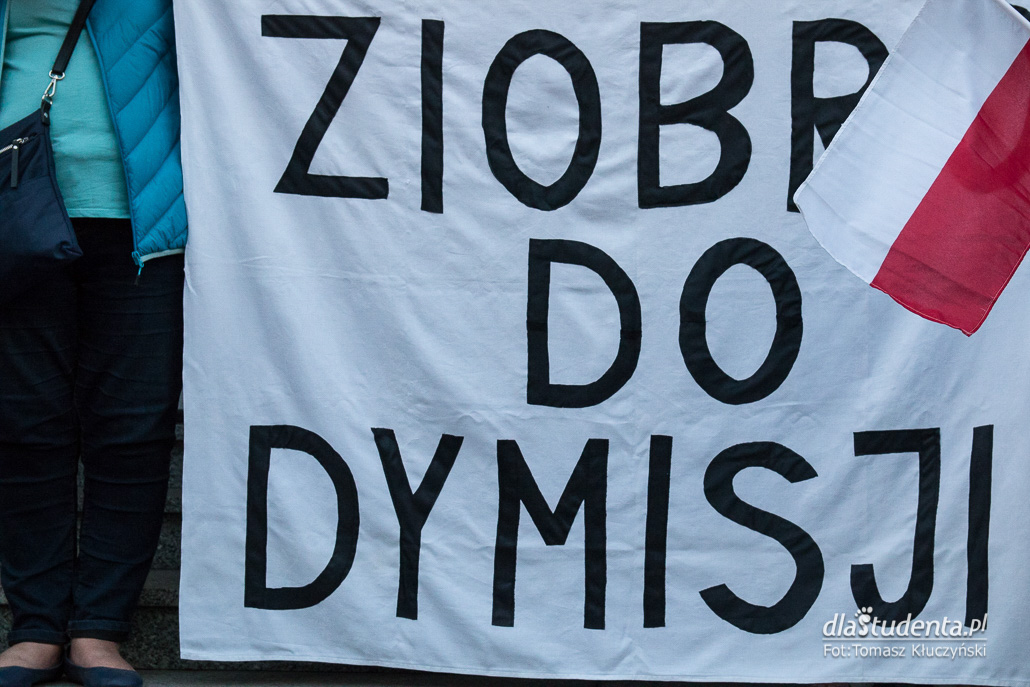 Manifestacja przed Sądem okręgowym w Poznaniu - zdjęcie nr 2