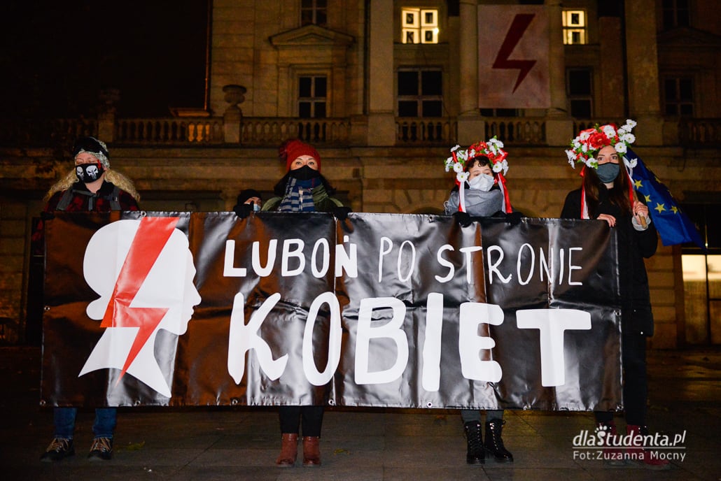 Strajk Kobiet: Blokujemy, strajkujemy i w UE zostajemy! - manifestacja w Poznaniu - zdjęcie nr 1
