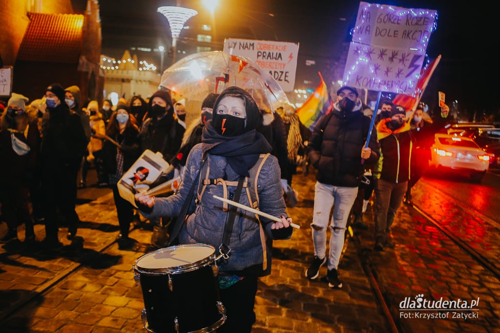 Strajk Kobiet: Stan wojny z kobietami - manifestacja we Wrocławiu - zdjęcie nr 6