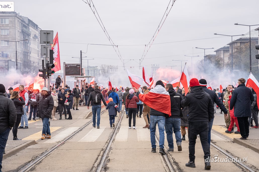 Marsz Niepodległości 2022 w Warszawie  - zdjęcie nr 11