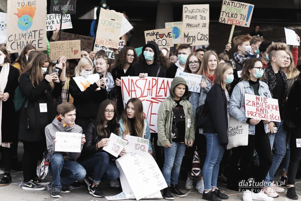 Młodzieżowy Strajk Klimatyczny w Katowicach - zdjęcie nr 1