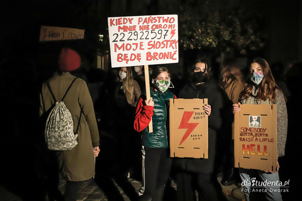 Strajk Kobiet: Noc wieszaka - manifestacja we Wrocławiu - zdjęcie nr 1