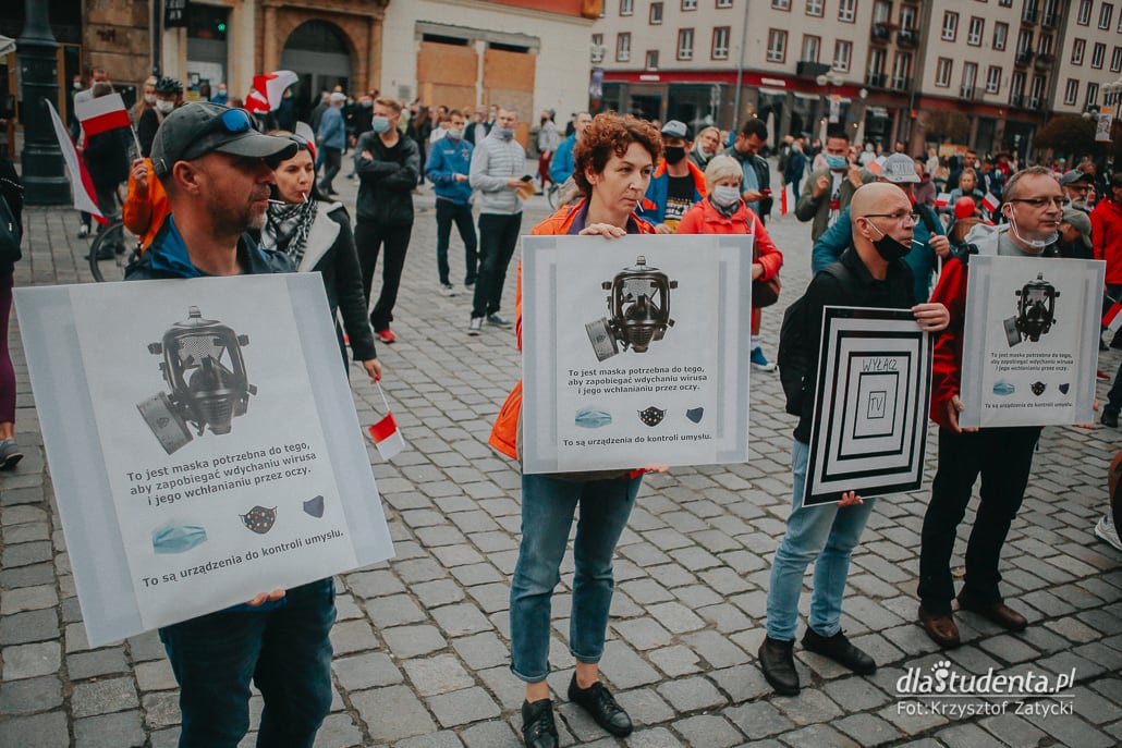 Manifestacja antycovidowców we Wrocławiu - zdjęcie nr 7