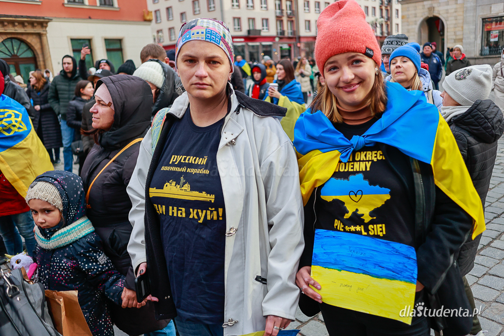 Solidarni z Ukrainą: NIE dla wojny - manifestacja poparcia we Wrocławiu  - zdjęcie nr 4