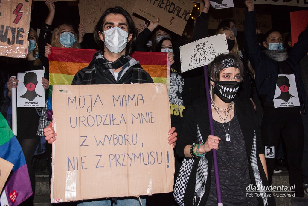 Strajk Kobiet: Manifa w Poznaniu - zdjęcie nr 2