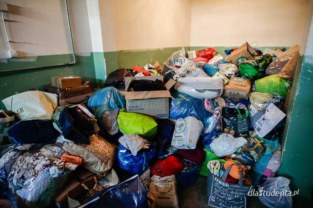 Zbiórka darów dla Ukrainy w Szkole Podstawowej nr 17 we Wrocławiu - zdjęcie nr 7