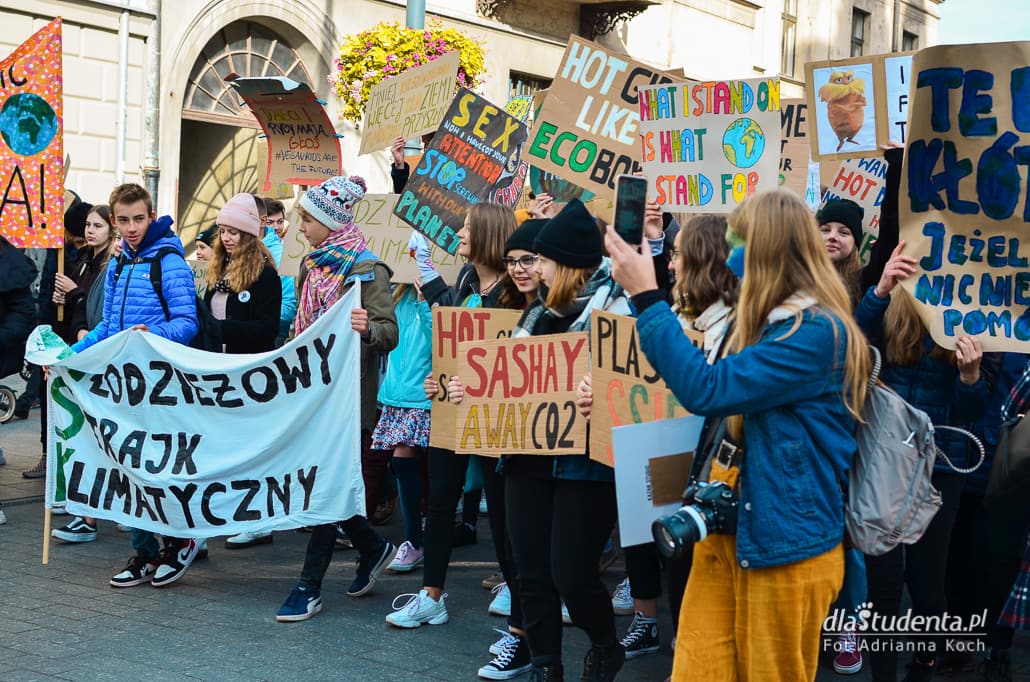 Młodzieżowy Strajk Klimatyczny w Łodzi - zdjęcie nr 2