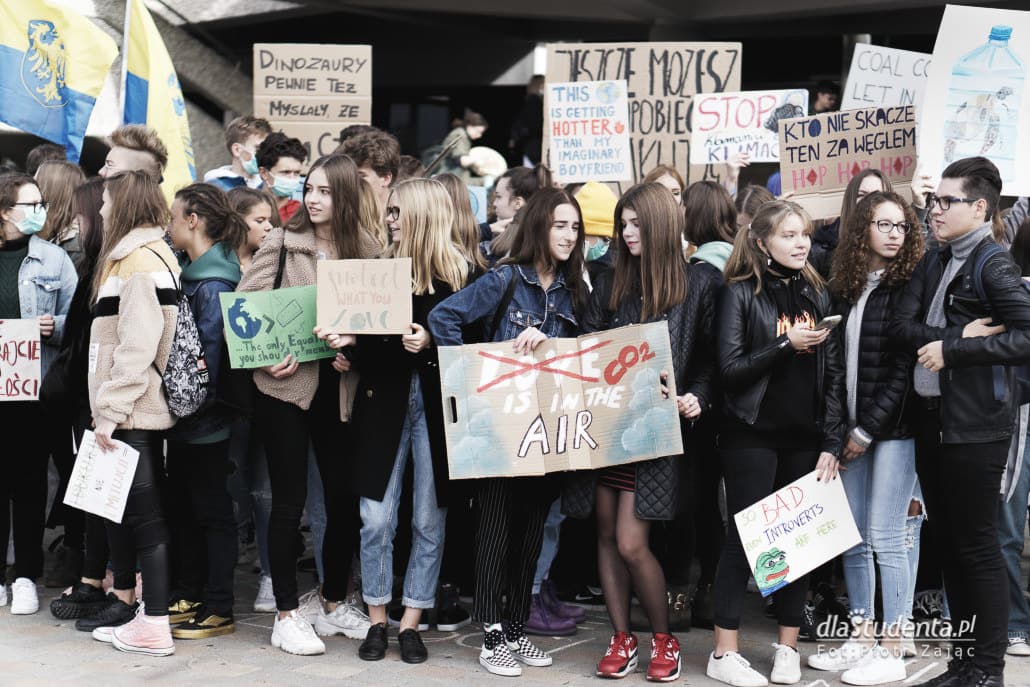 Młodzieżowy Strajk Klimatyczny w Katowicach - zdjęcie nr 2