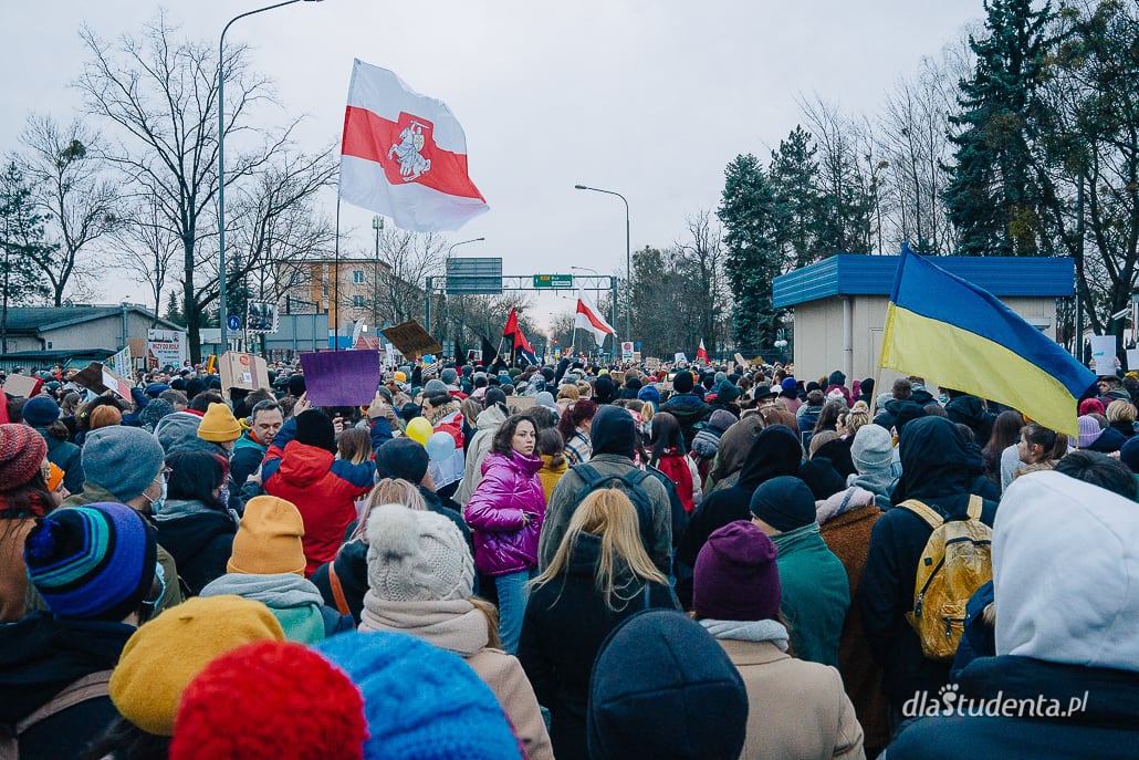 Solidarnie z Ukrainą - manifestacja poparcia w Poznaniu  - zdjęcie nr 3