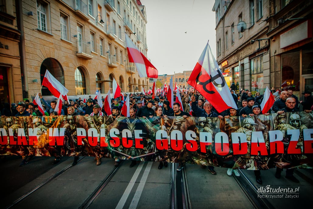  "Polak w Polsce gospodarzem" - Marsz Niepodległości we Wrocławiu  - zdjęcie nr 9