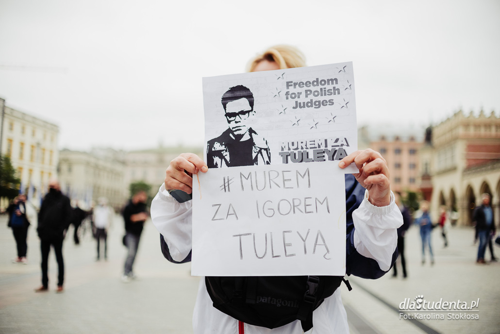 Murem za sędzią Igorem Tuleyą - protest w Krakowie - zdjęcie nr 1