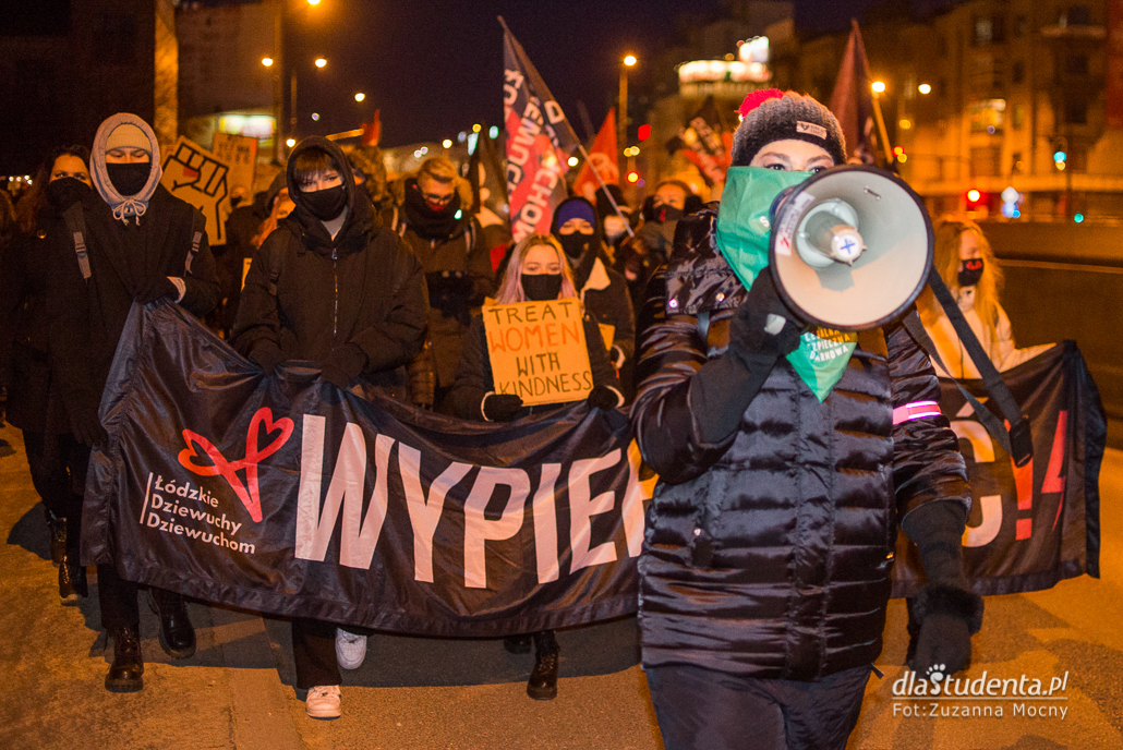 Strajk Kobiet 2021: Nigdy nie będziesz szła sama - manifestacja w Łodzi - zdjęcie nr 1