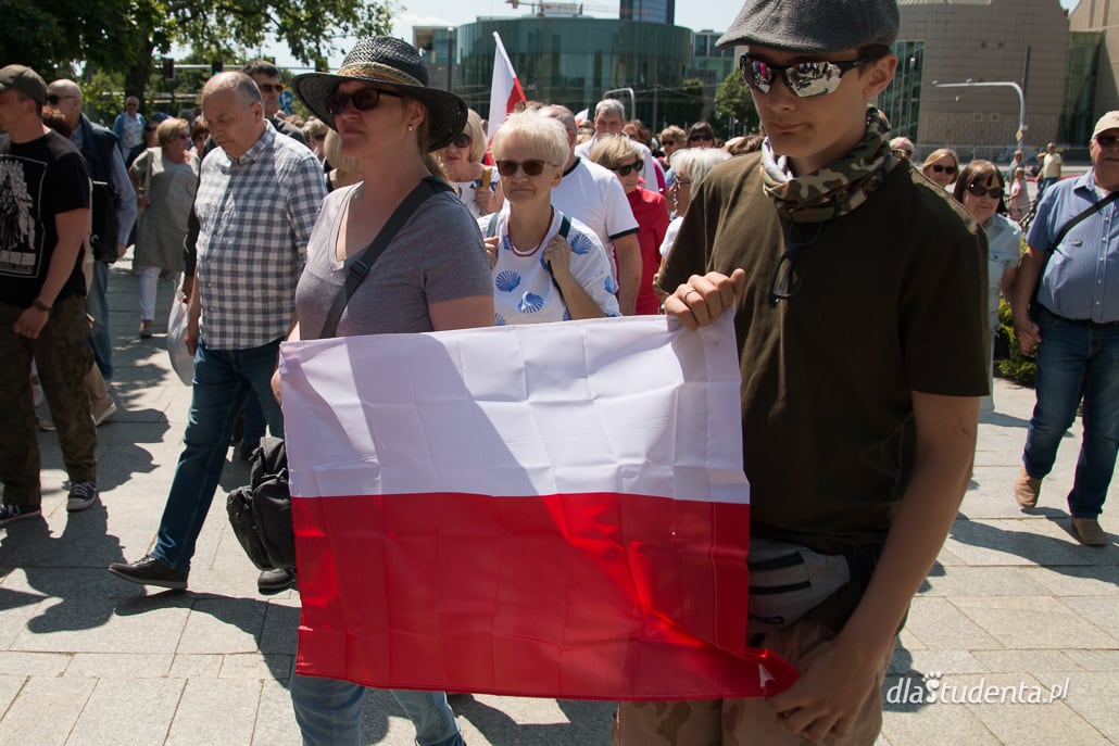 Poznań: Manifestacja poparcia dla Marszu 4 czerwca w Warszawie - zdjęcie nr 3