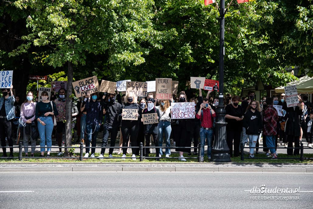 Protest Black Lives Matter przed ambasadą USA  - zdjęcie nr 8