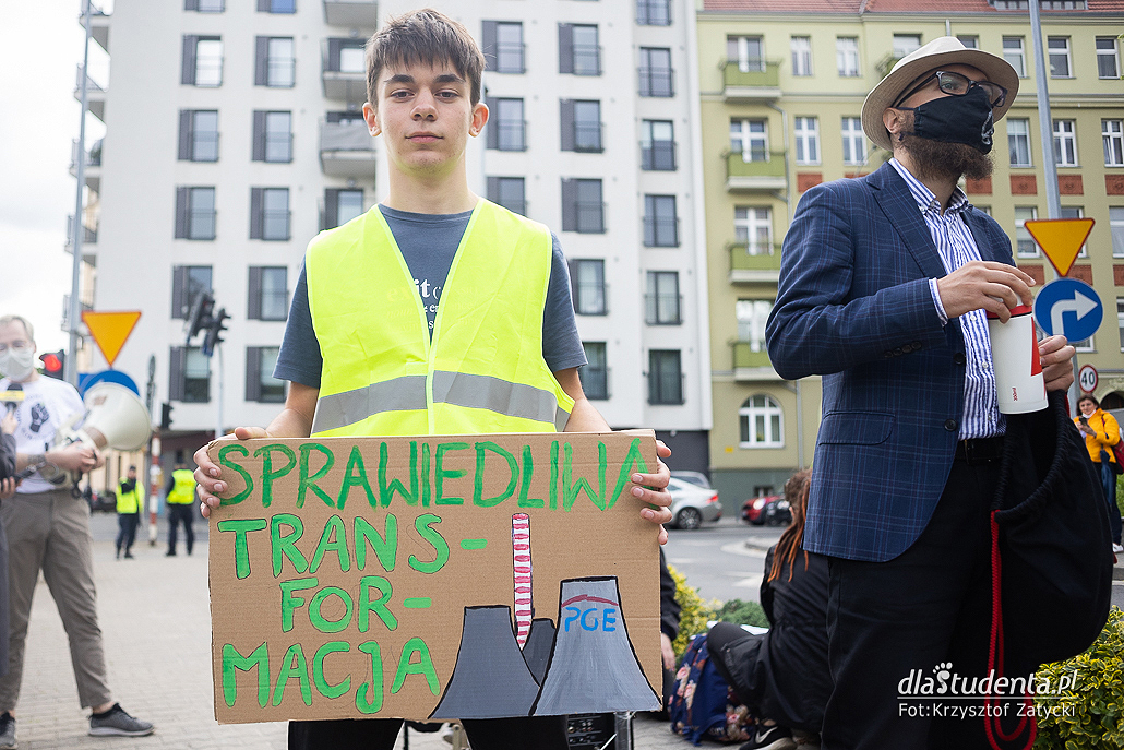 Chcemy sprawiedliwej transformacji, a nie węglowej manipulacj - protest we Wrocławiu - zdjęcie nr 2