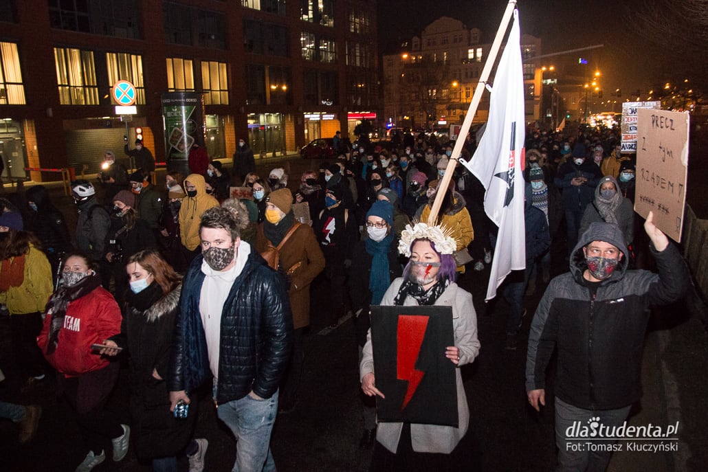 Strajk Kobiet 2021: Spontaniczny spacer w Poznaniu - zdjęcie nr 5