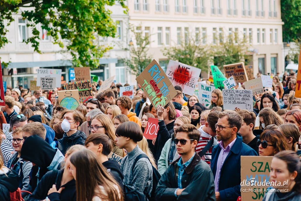 Młodzieżowy Strajk Klimatyczny w Poznaniu  - zdjęcie nr 9