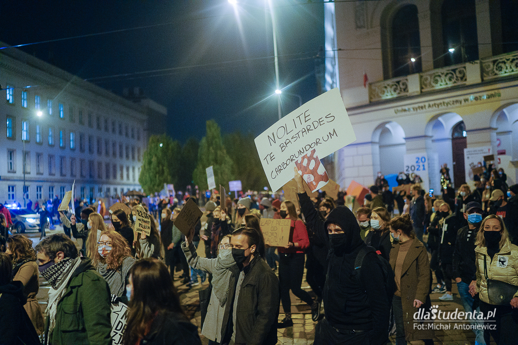 Strajk Kobiet: To jest Wojna - manifestacja w Poznaniu - zdjęcie nr 10