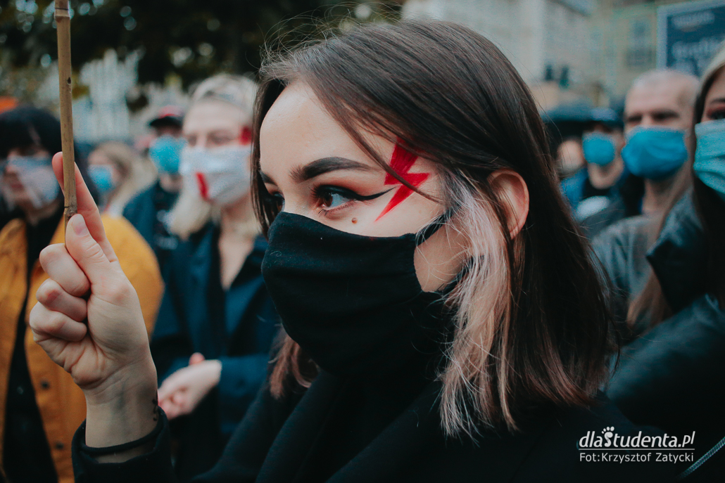 Rewolucja jest kobietą - manifestacja we Wrocławiu - zdjęcie nr 2
