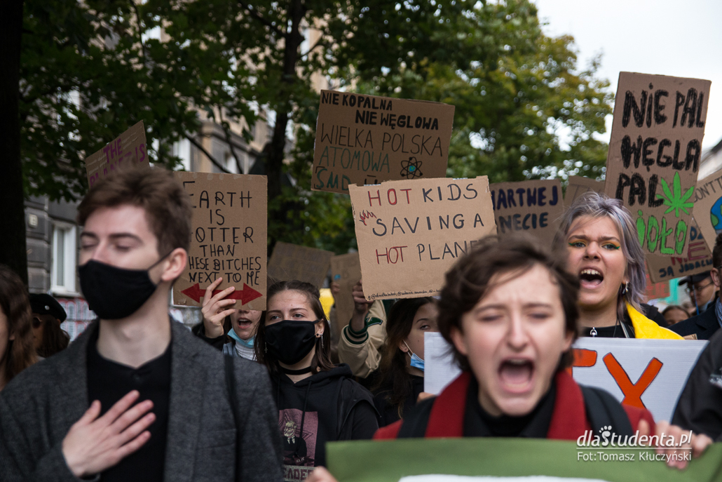 Młodzieżowy Strajk Klimatyczny w Poznaniu  - zdjęcie nr 3