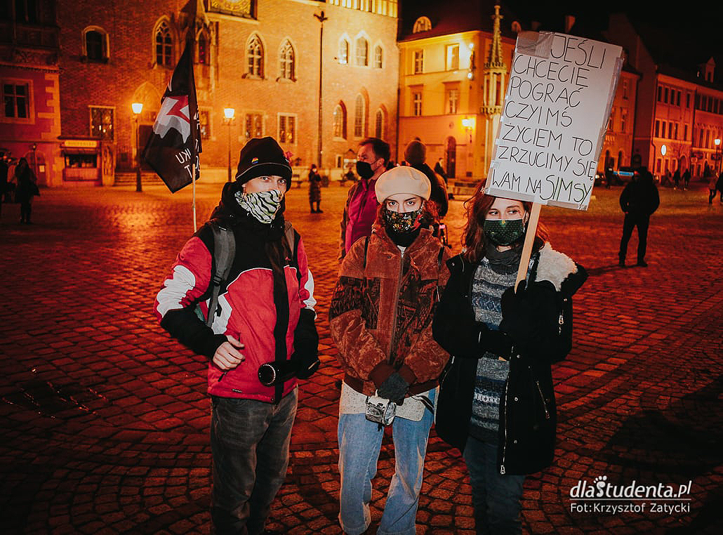 Strajk Kobiet 2021: Spontaniczny spacer we Wrocławiu - zdjęcie nr 7