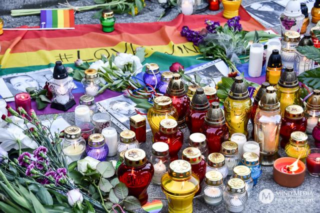 Warszawa oddaje hołd ofiarom masakry w Orlando - zdjęcie nr 1
