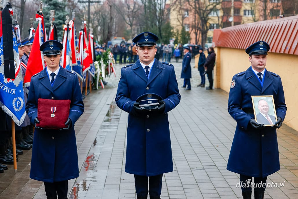 Uroczystości pogrzebowe po zastrzeleniu policjanów we Wrocławiu - zdjęcie nr 1