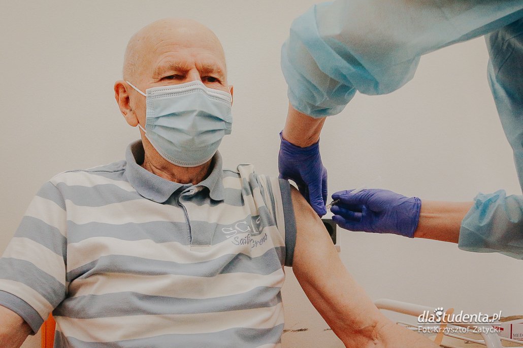 Ruszyły szczepienia seniorów przeciwko Covid-19 w Polsce - zdjęcie nr 5