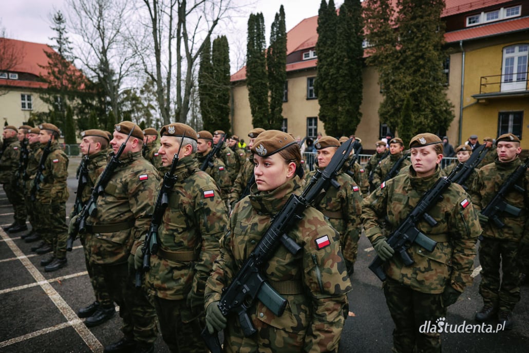 Uroczysta przysięga żołnierzy 16 Dolnośląskiej Brygady Obrony Terytorialnej we Wrocławiu - zdjęcie nr 1