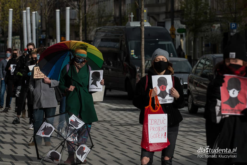Protest Kobiet w Poznaniu  - zdjęcie nr 11