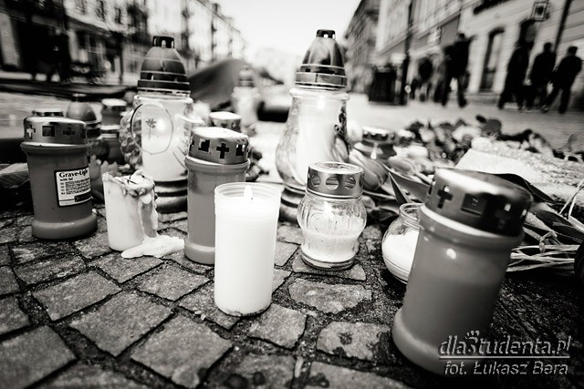 Katastrofa w Smoleńsku - żałoba we Wrocławiu - zdjęcie nr 4