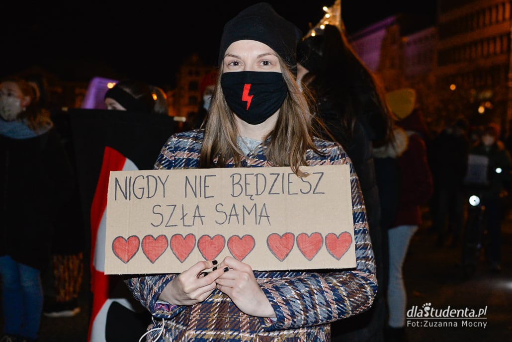 Strajk Kobiet: Wszyscy jesteśmy kobietami - manifa w Poznaniu  - zdjęcie nr 2