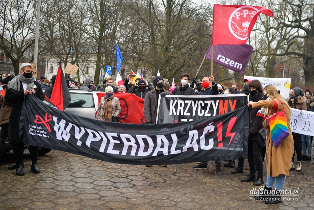 Strajk Kobiet: Solidarne przeciw przemocy władzy - manifestacja w Łodzi - zdjęcie nr 3