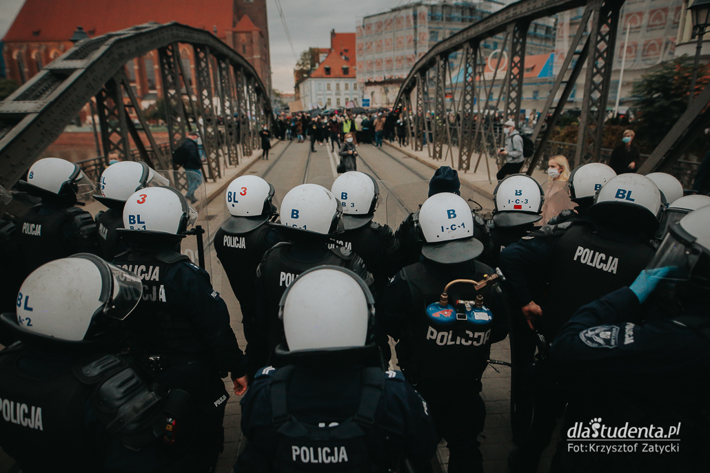 Rewolucja jest kobietą - manifestacja we Wrocławiu - zdjęcie nr 4