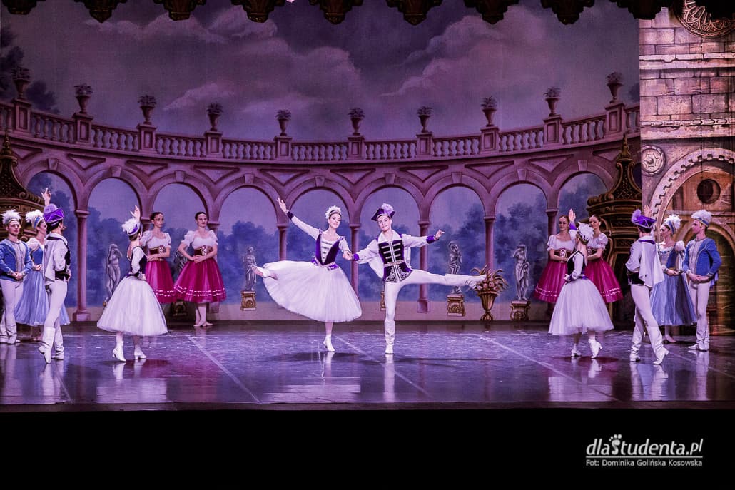 Classical Grand Ballet: Jezioro Łabedzie - zdjęcie nr 9