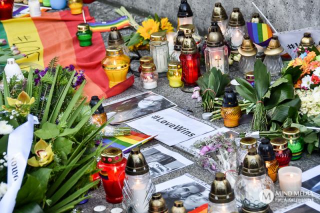 Warszawa oddaje hołd ofiarom masakry w Orlando - zdjęcie nr 5