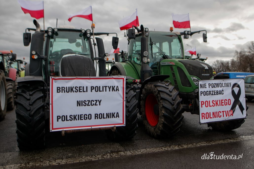 Ogólnopolski protest rolników z udzialem wiceministra Michała Kołodziejczaka  - zdjęcie nr 5