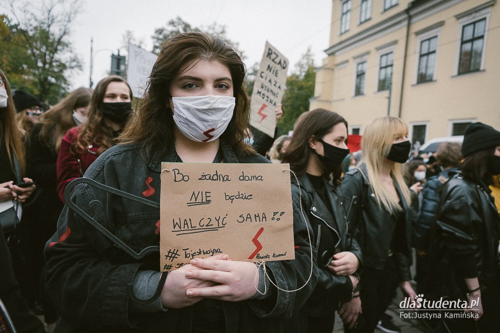 To jest wojna - manifestacja pod kurią w Krakowie - zdjęcie nr 8