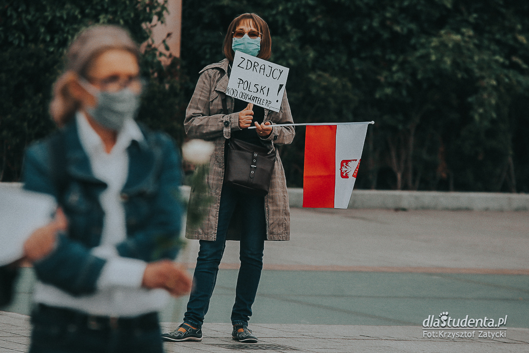 Protest w obronie demokracji we Wrocławiu - zdjęcie nr 10