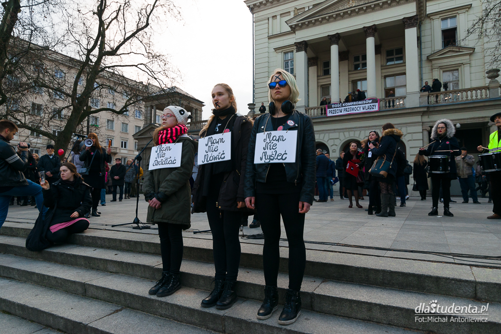 Protest Kobiet w Poznaniu - zdjęcie nr 3