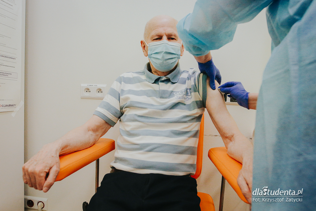 Ruszyły szczepienia seniorów przeciwko Covid-19 w Polsce - zdjęcie nr 9