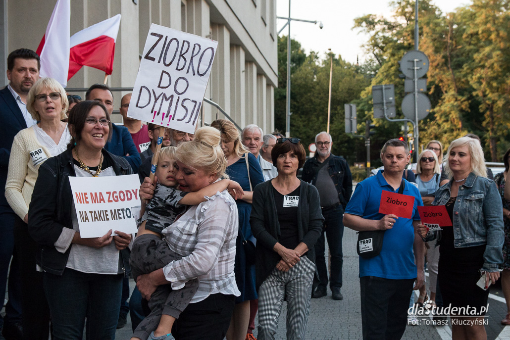 Manifestacja przed Sądem okręgowym w Poznaniu - zdjęcie nr 6