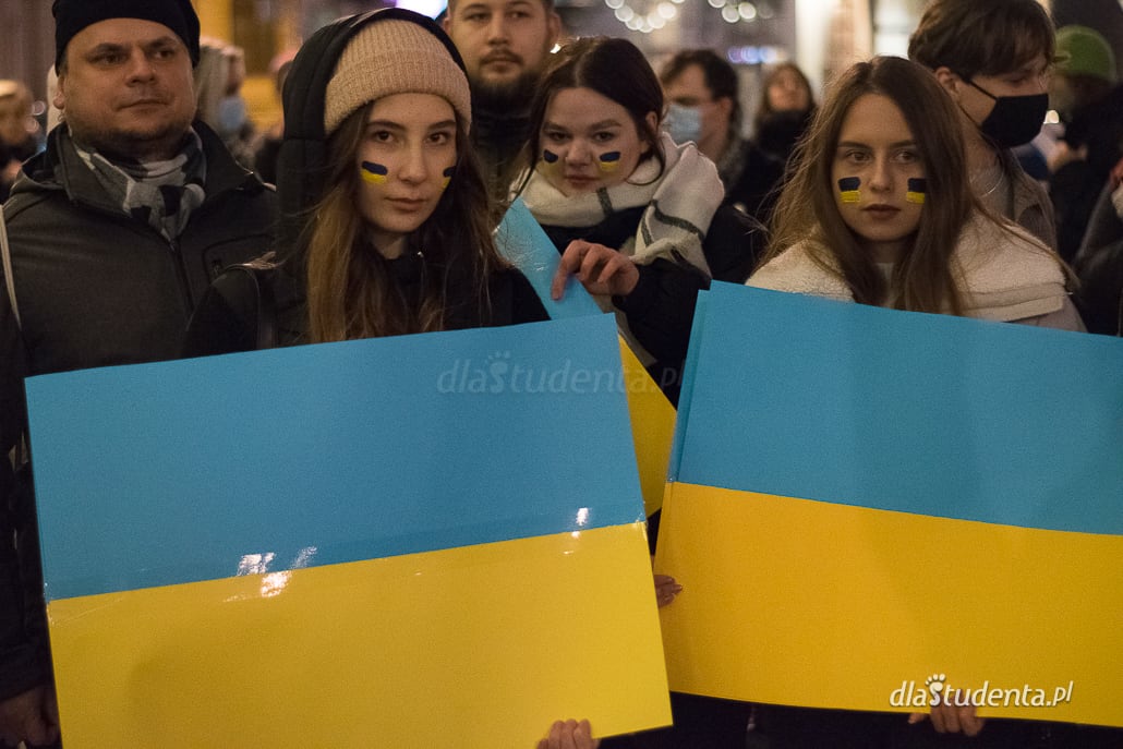 Solidarnie z Ukrainą - manifestacja poparcia w Łodzi  - zdjęcie nr 2