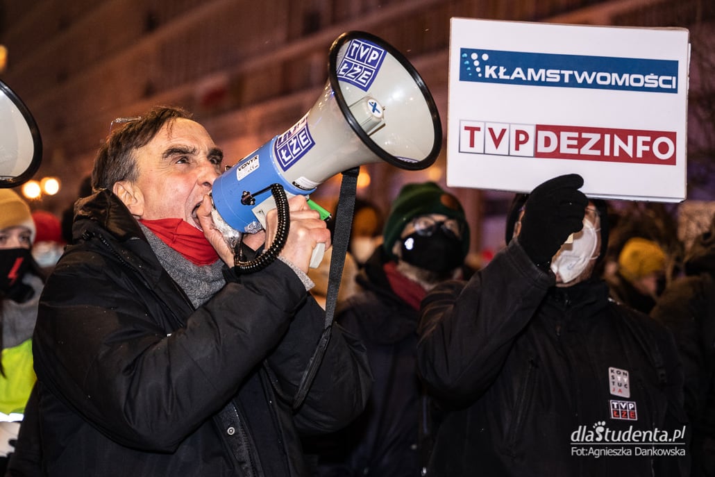 Solidarnie z mediami - protest w Warszawie - zdjęcie nr 1