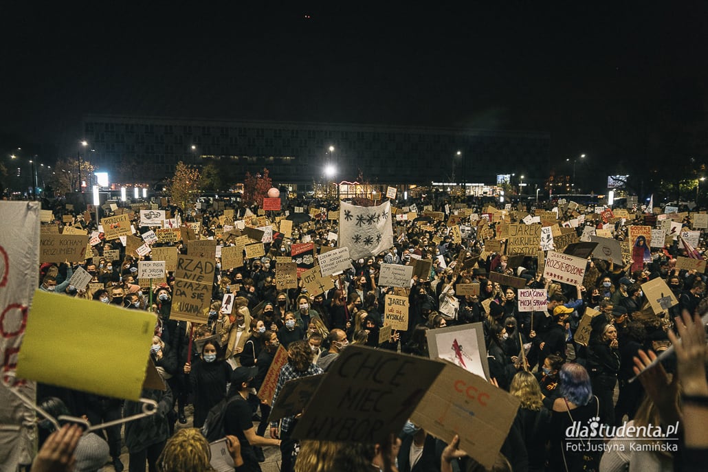 Strajk Kobiety: To jest wojna - manifestacja w Krakowie 
