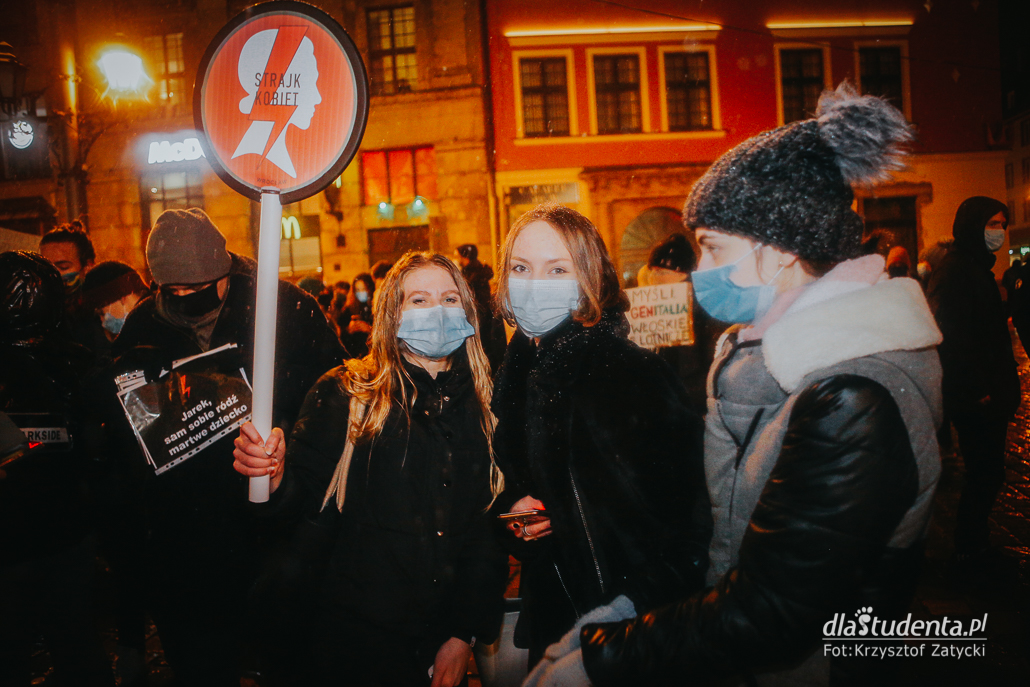 Strajk Kobiet 2021: NIE dla pseudo wyroku - manifestacja we Wrocławiu  - zdjęcie nr 11